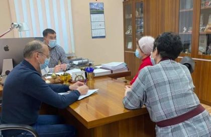 Приём жителей Ангарского городского округа провел депутат Заксобрания Евгений Сарсенбаев